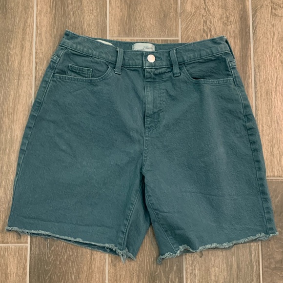 Universal Thread High Rise Bermuda - Picture 3 of 7